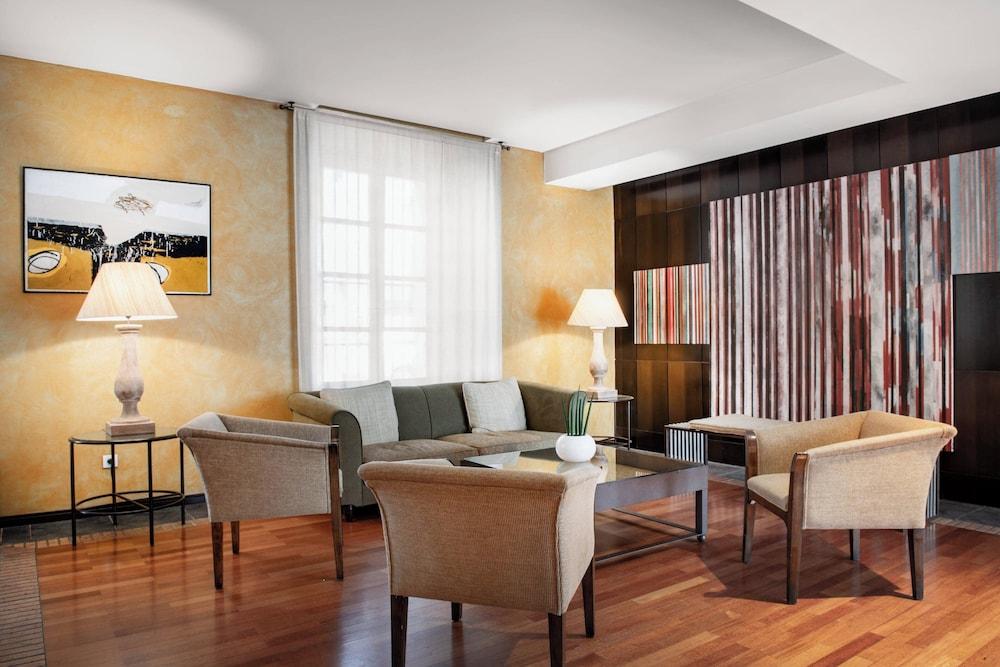 إي سيه هوتل سيوداد دو توديلا باي ماريوت منطقة الانتظار في الردهة