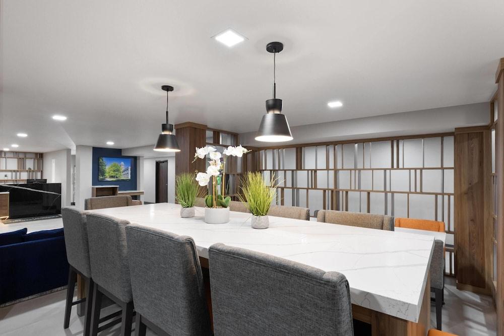 لا كينتا إن آند سويتس باي ويندام سبرينجدايل الردهة