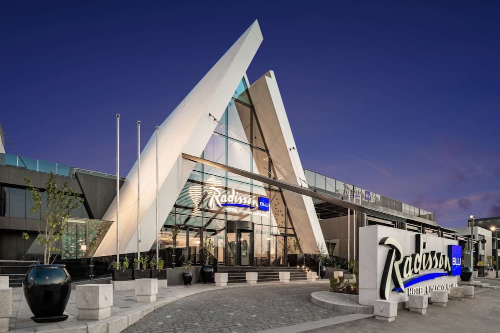 Radisson Blu Hotel Riyadh Qurtuba Exterior