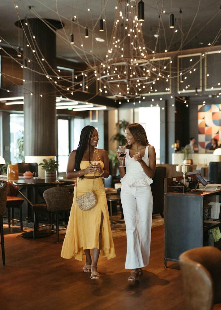 ذا أوتيس هوتل أوستين، أوتوجراف كوليكشن الردهة