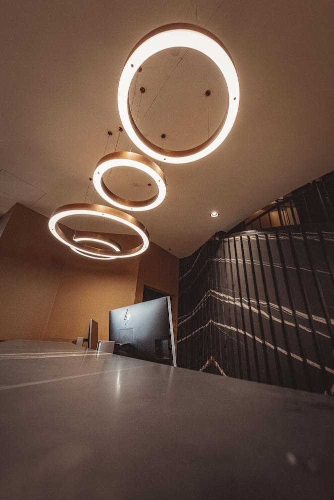 هوتل بيرنينا جنيف منطقة الاستقبال