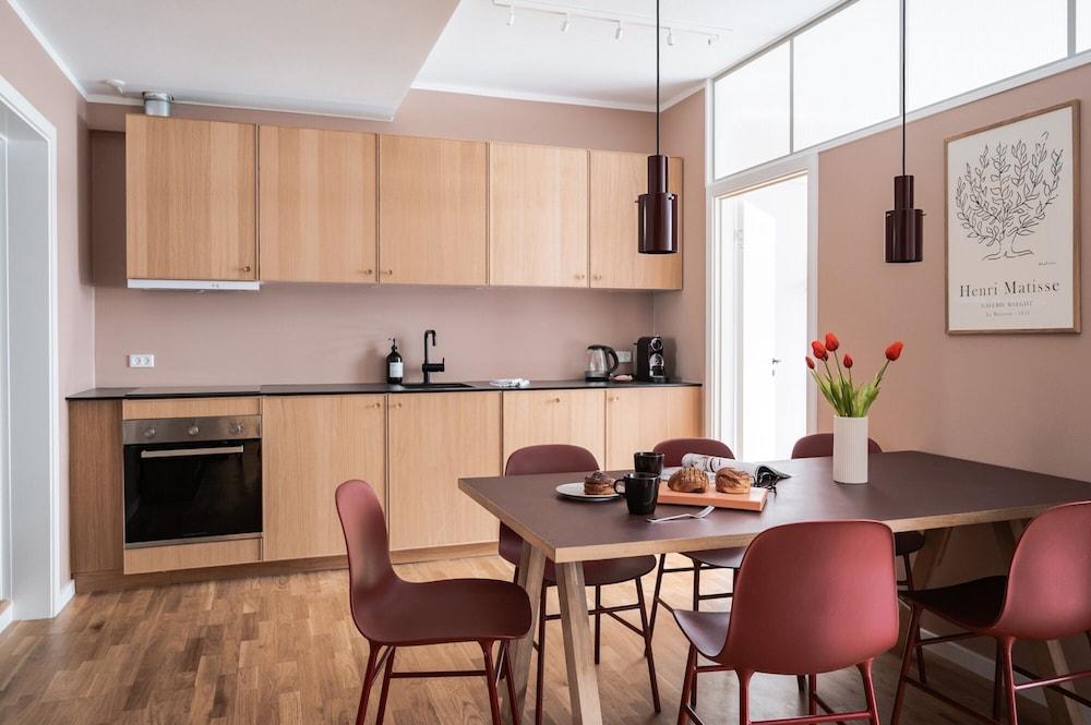 ذا ليكس أبارتمنتس باي دانيال آني ا كوبس الصورة الأساسية