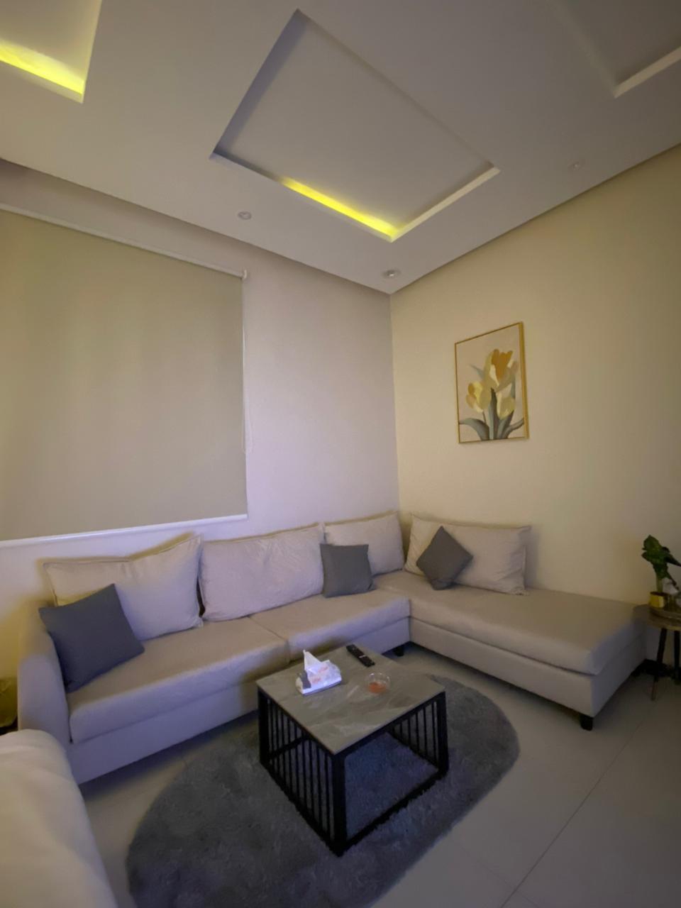 Amazing Studio with Comfortable and Simple Furniture | 5677 Featured Image