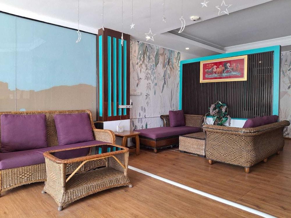 سيرينبوري باتونغ ريزيدنس منطقة الاستقبال