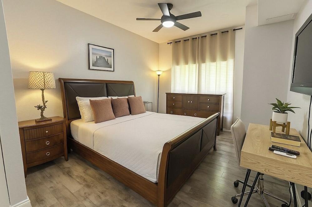 3 بد روم تاون هوم بي/ بول آند بي يك نير ديزني مخطط تصميم الطابق