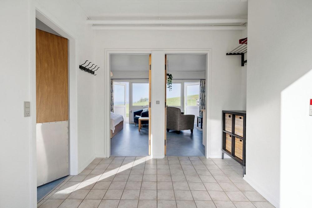 كوزي برينديروب أبارتمنت أون ذا بيتش داخلي