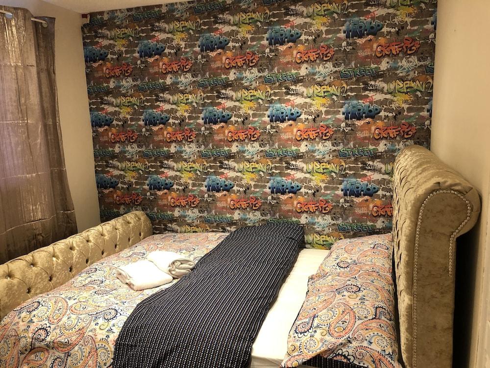 نايس 3 بد هاوس إن فارنهام رويال سلاو