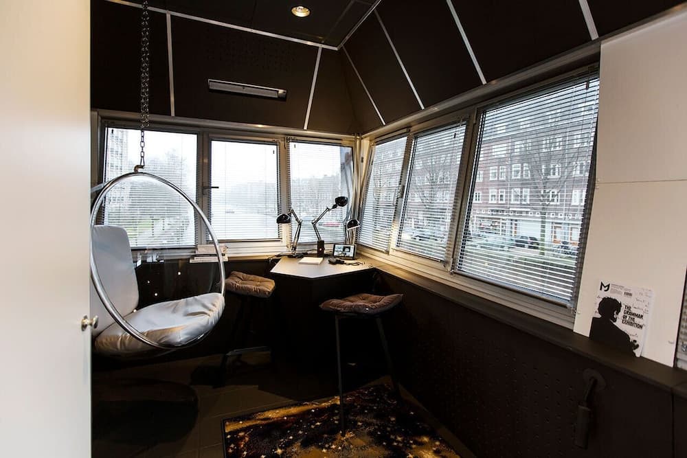 SWEETS - Wiegbrug Room