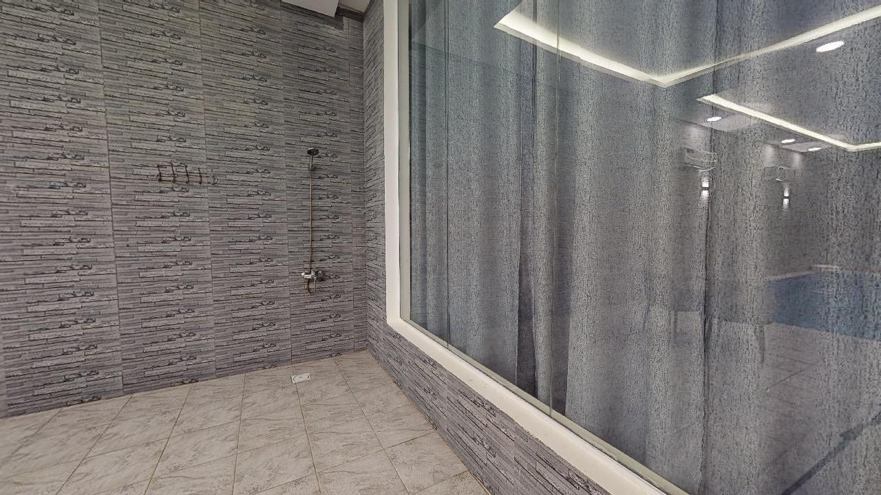Amazing Chalet with Comfortable and Simple Furniture | 1513 Shower