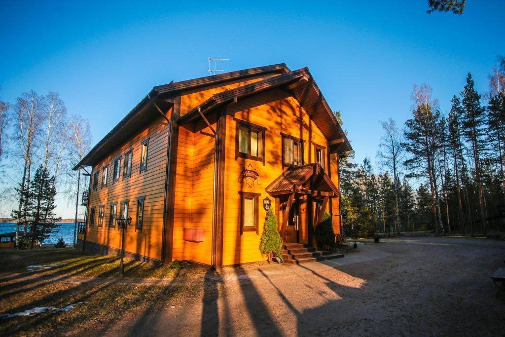 Sem Pyatnits Hotel Featured Image