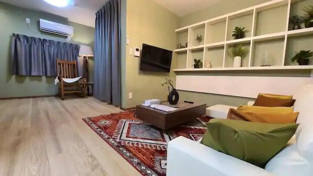 سكاي بيلدينج ئوميدا غرفة