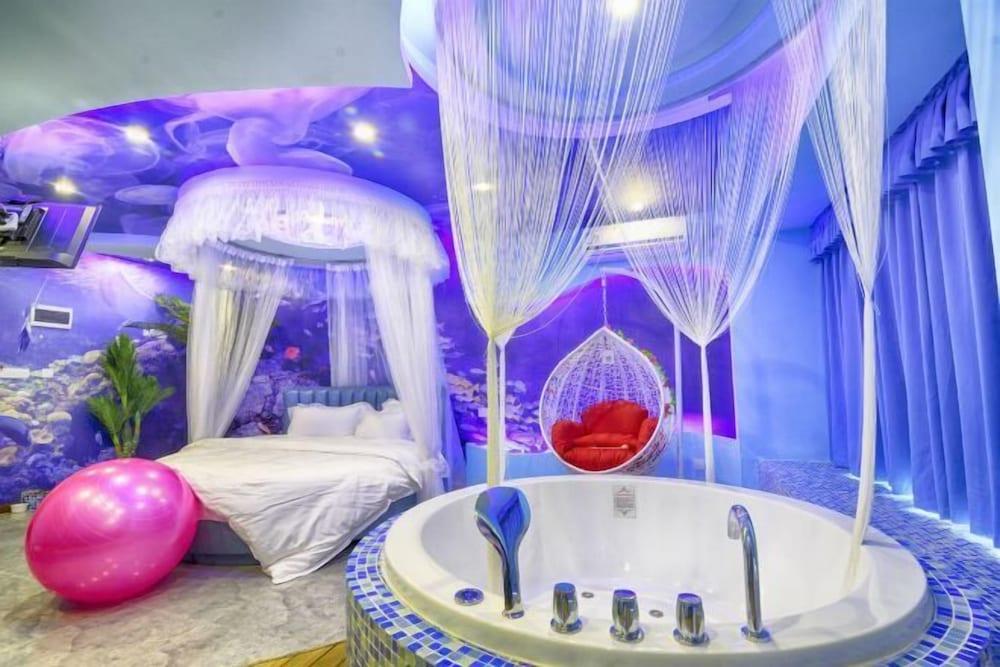 Lianlian Shiguang Theme Apartment