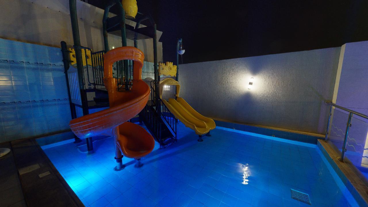 Comfy Chalet with Pool | 970 Waterslide
