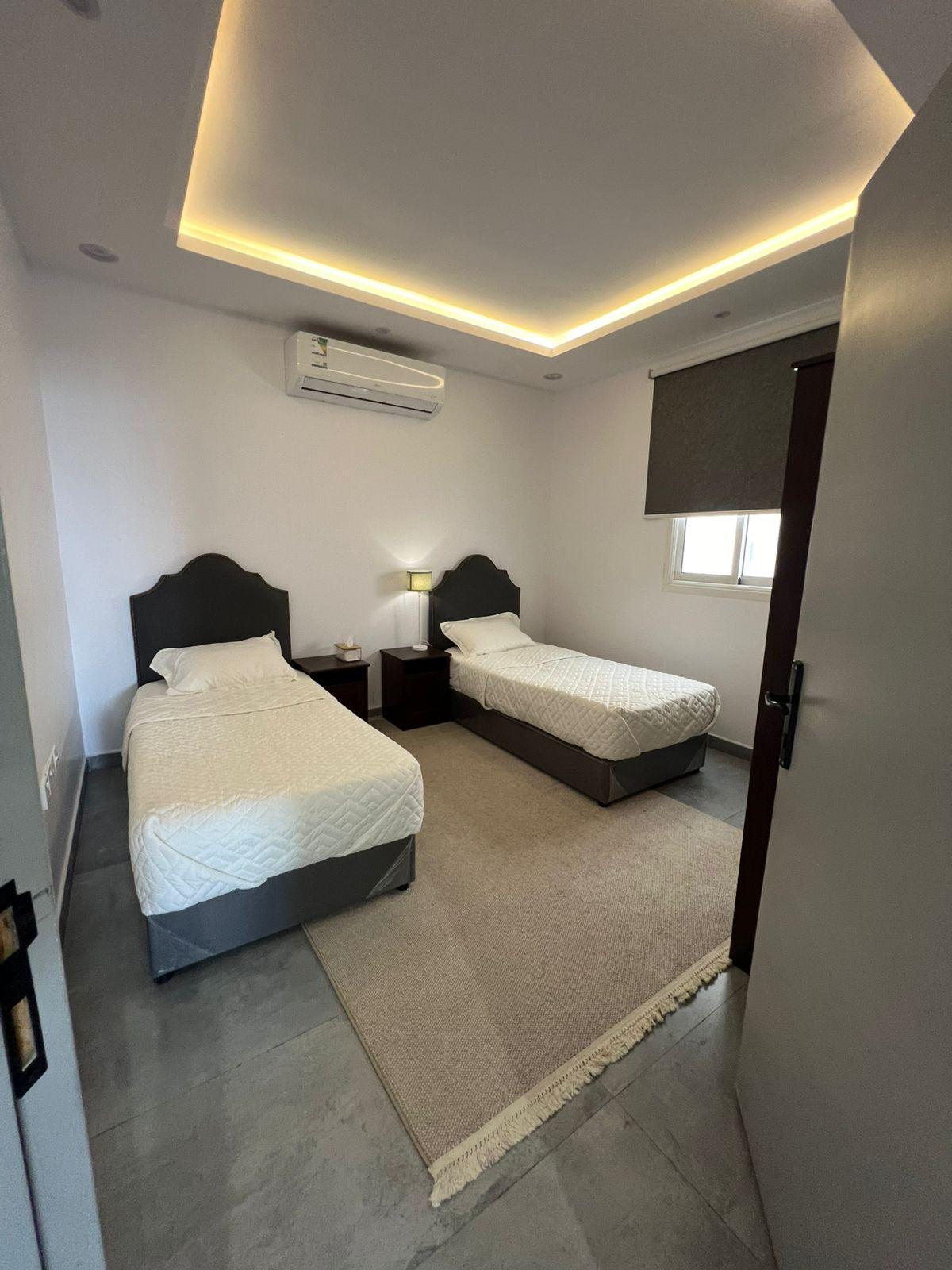 Elegant Apartment with Comfortable and Simple Furniture | 5568 Bedroom