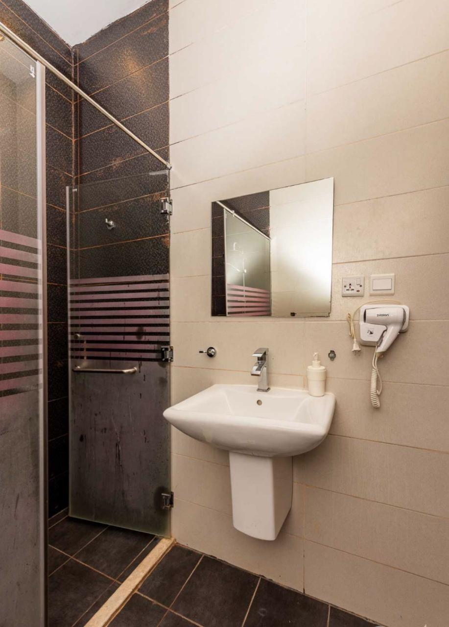 Elegant Chalet with Pool | 2854 Bathroom