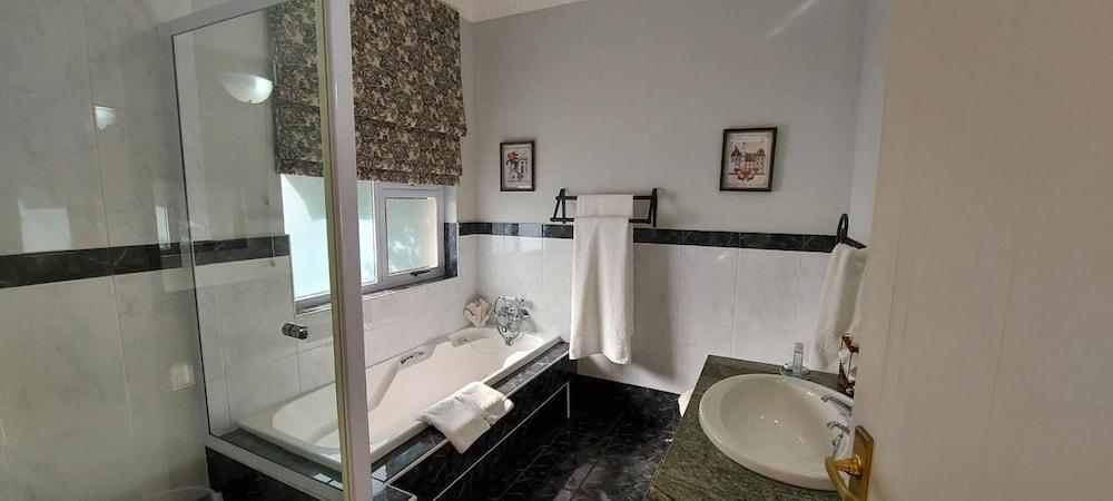 روسبوم لاكشري جيست ستوديو - أبر تيراس وان ويذ سي في ، 2 جيتس كابيتاون حمام