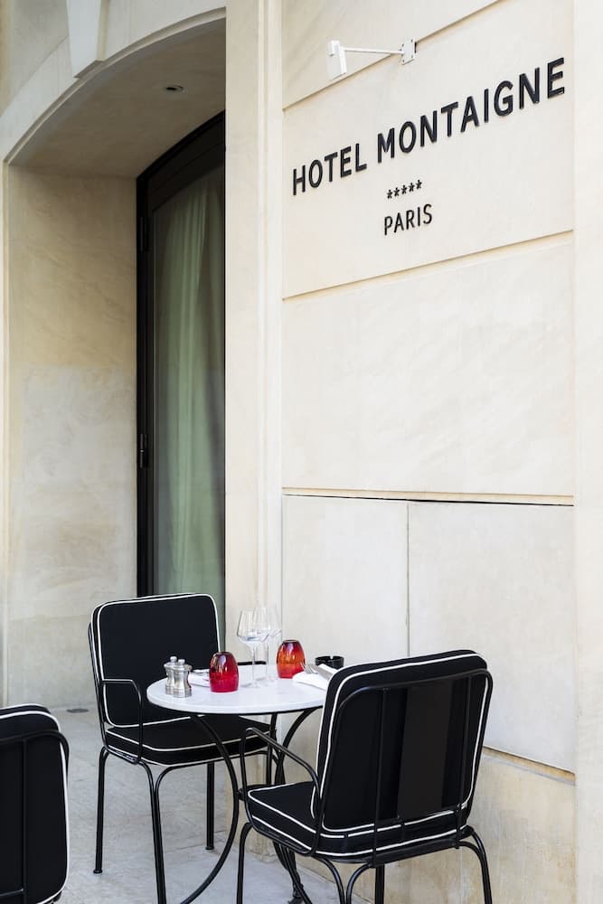 Hôtel Montaigne Exterior