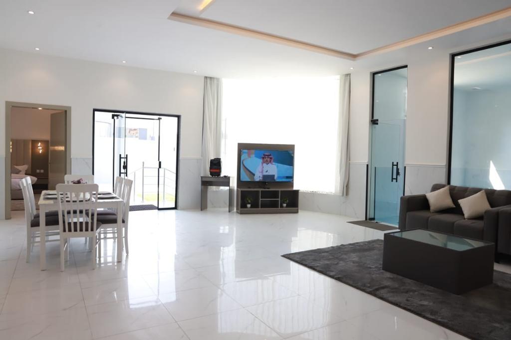 Amazing Chalet with Pool | 4026 Dining