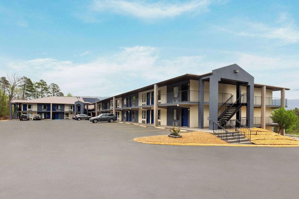 دايز إن باي ويندام تشاتانوجا لوكاوت ماونتن ويست المنطقة الخارجية