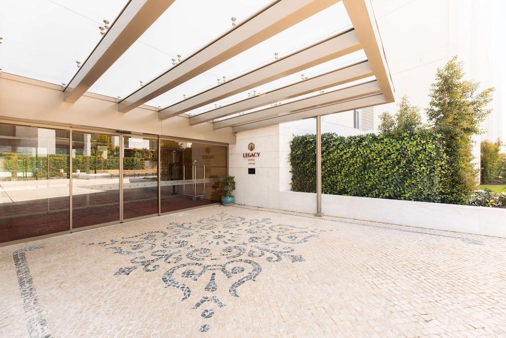 ليجاسي هوتل كاسكايس، كوريو كوليكشن باي هيلتون المنطقة الخارجية