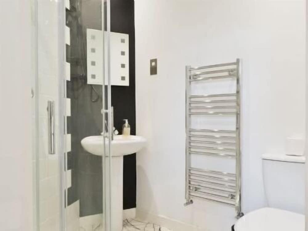 كريف أرموري لاكشري سيلف كايترينج أبارتمنت غرفة