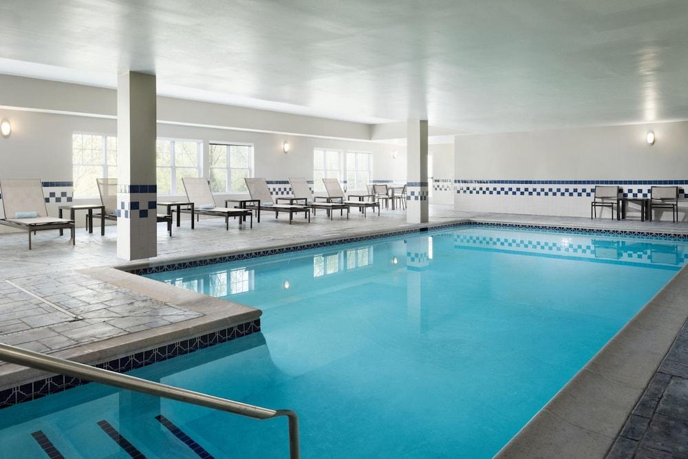 ريزيدنس إن باي ماريوت ماونت أوليف أت انترناشيونال تريد سنتر زحليقة مائية