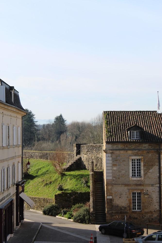 Logis Hôtel Le Commerce Exterior