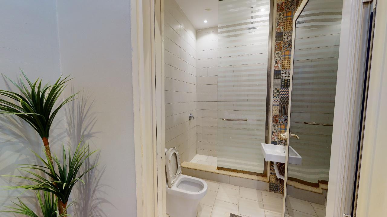 Elegant Chalet with Pool | 1139 Bathroom
