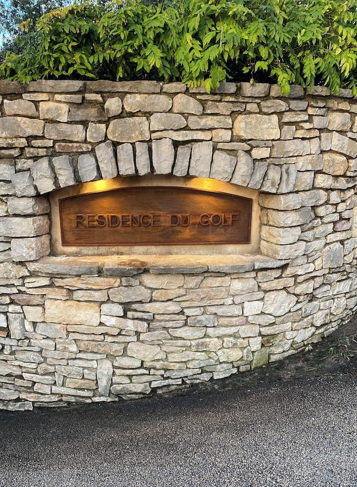 جولف آند ريزيدونس دو نيم فاكيرول المنطقة الخارجية