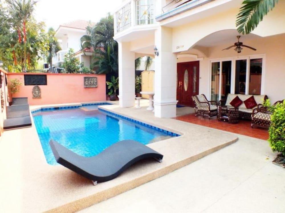 4 بد روم فيلا واكينج ستريت 15 مين رايد آواي الصورة الأساسية