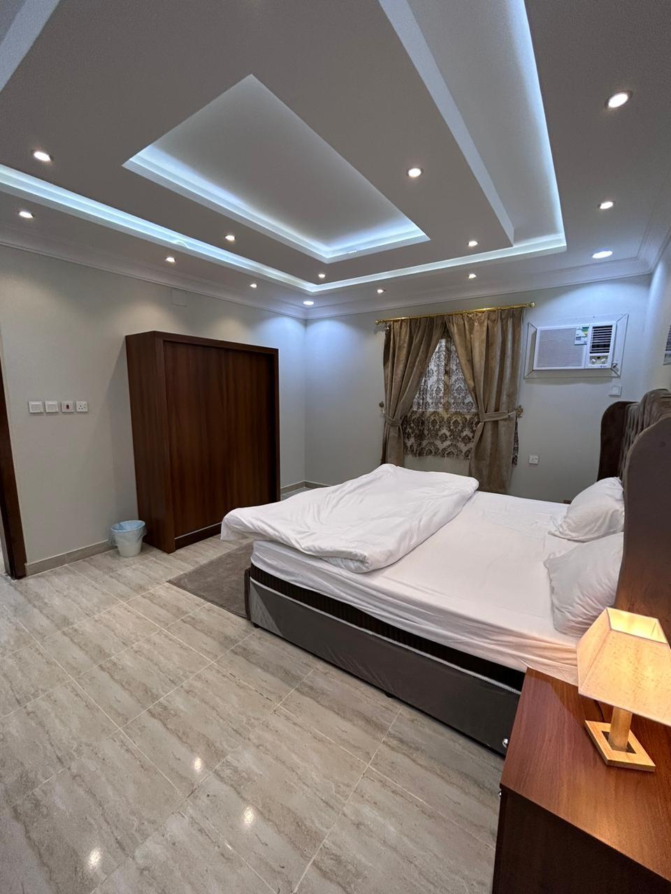 Comfy Room with Comfortable and Simple Furniture | 3957 Room