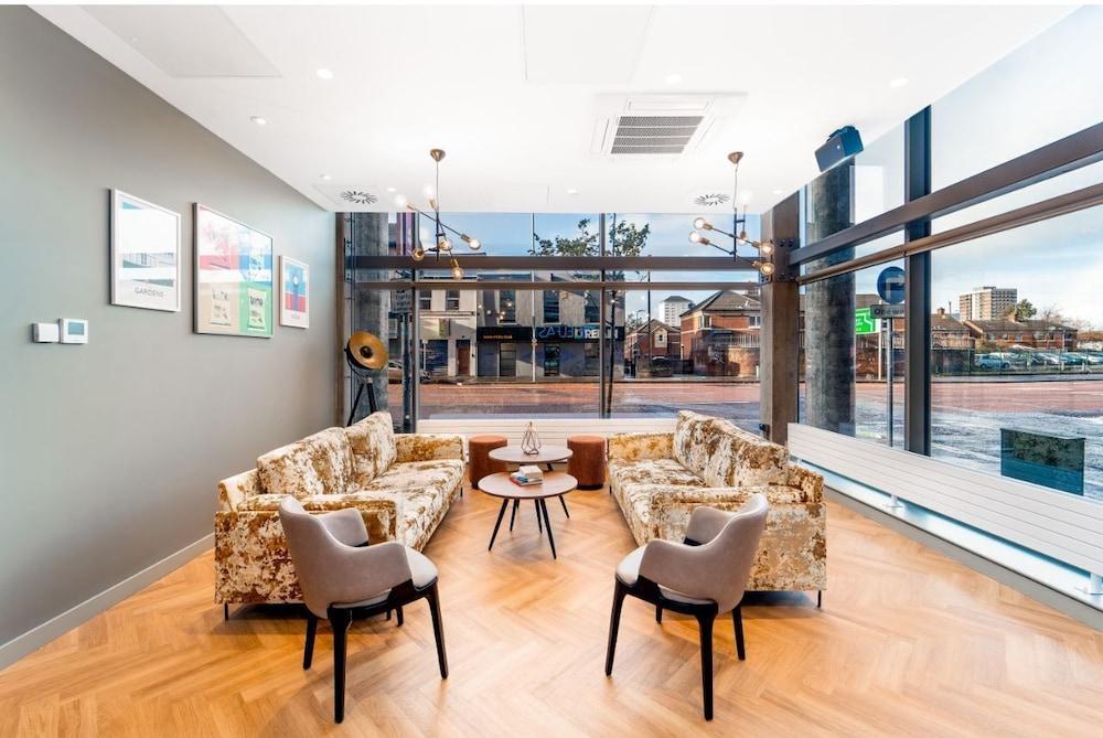 سنترال بلفاست أبارتمنتس + ستودينت أكوموديشن الردهة