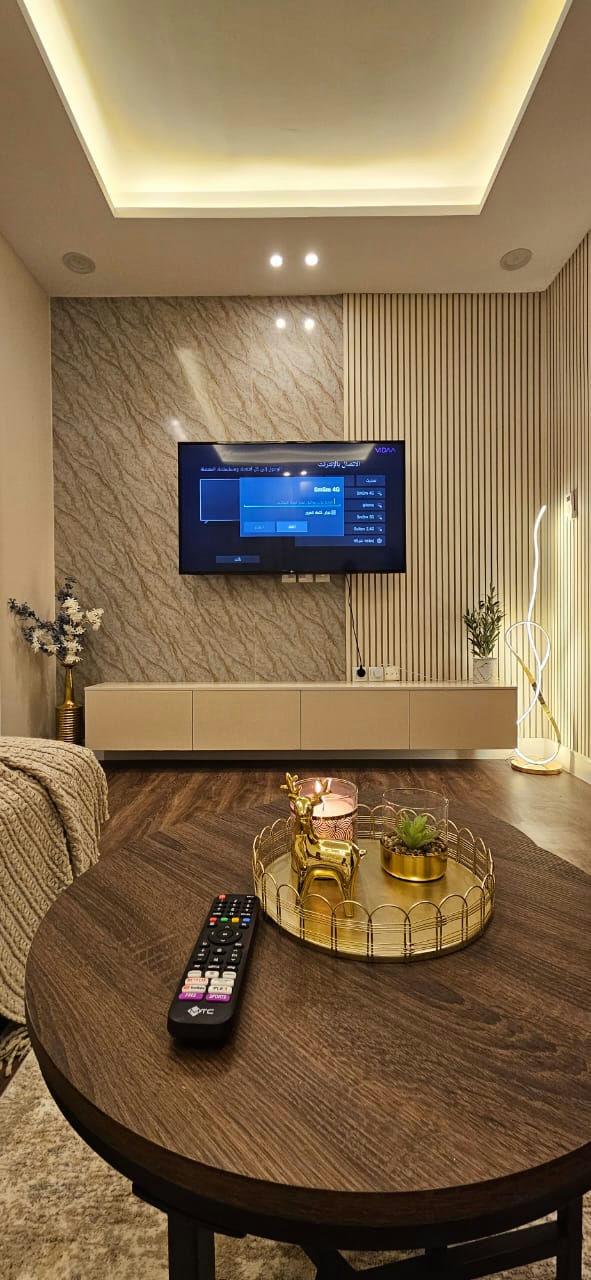 Elegant Apartment with Self Check-in | 4559 Living Room