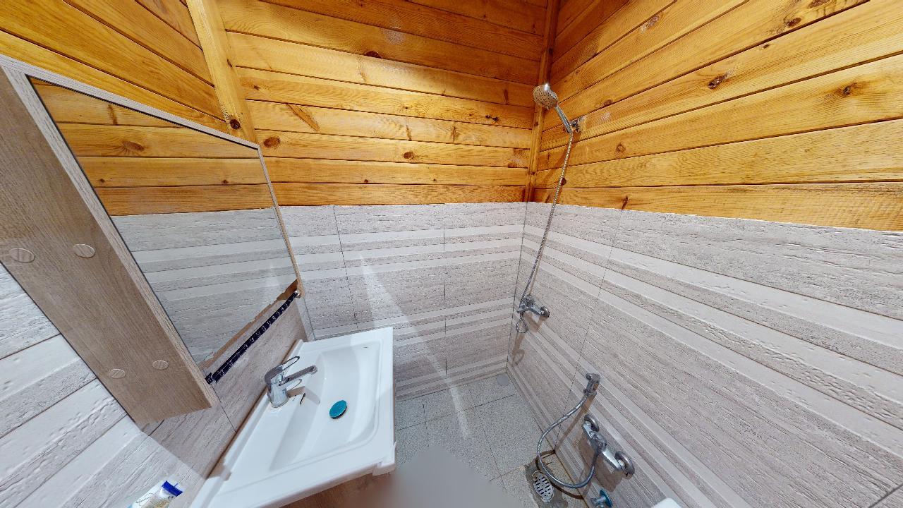 Comfy Chalet with Pool | 258 Bathroom