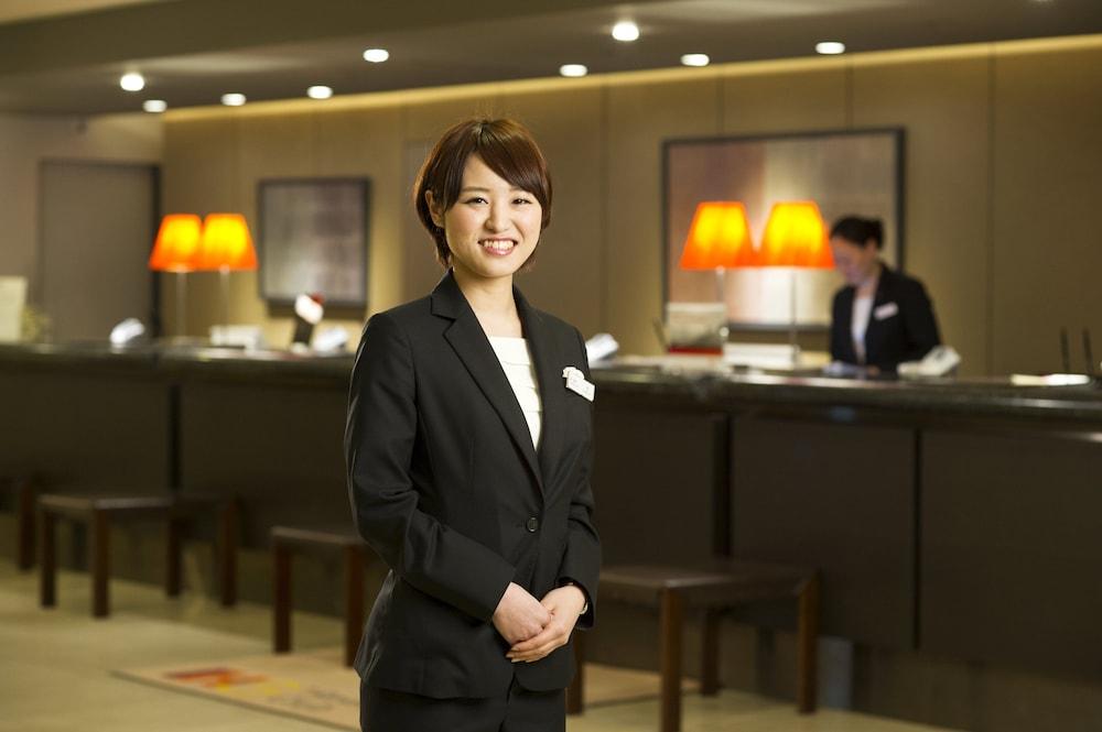 إيه إ إيه كراوان بلازا هيروشيما باي آيتش جي الردهة