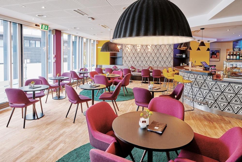 سوريل هوتل أدور