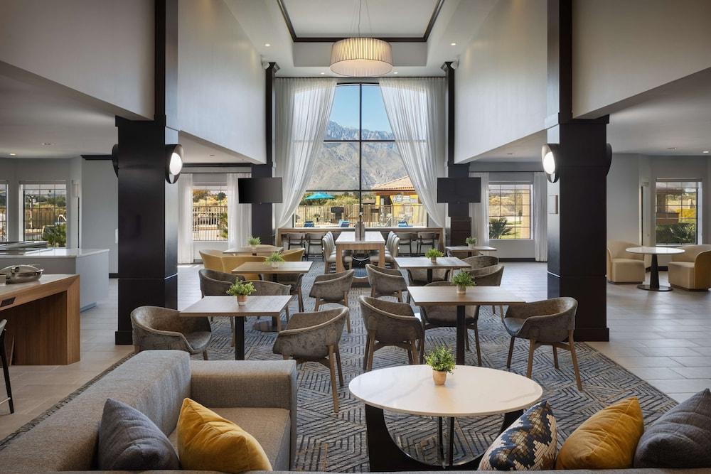 هوموود سويتس باي هيلتون كاثيدرال سيتي بالم سبرينجز الردهة