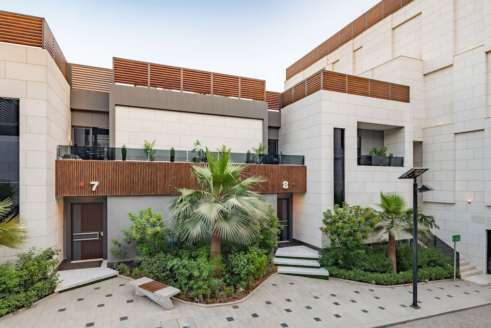 Radisson Blu Hotel Riyadh Qurtuba Exterior