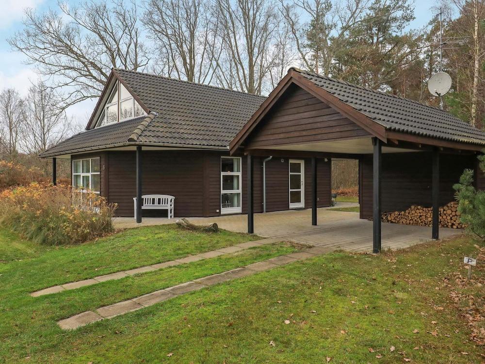 مسكن لقضاء العطلات يتسع لـ 8 أشخاص في ليسو