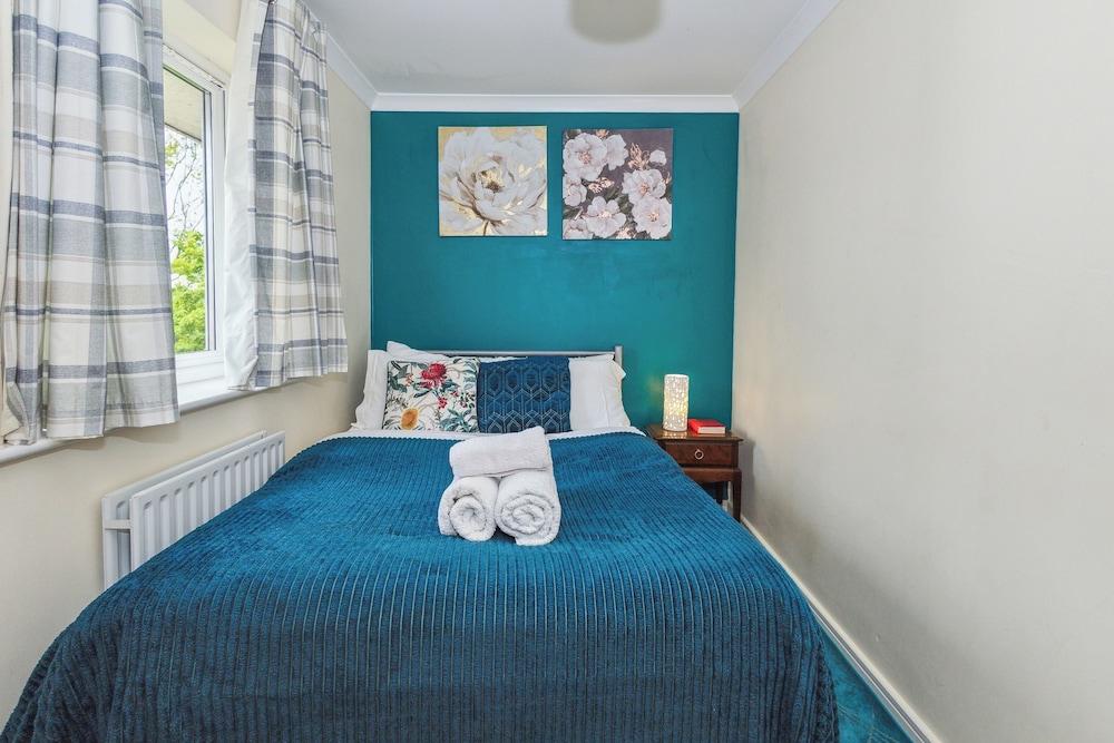 2 بد أبارتمنت - سليبس 5 - ويفي - باركينج - بيتس غرفة