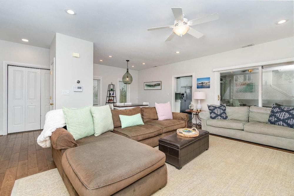 كورال كوتيدج - مين فروم بيتش بارك ويذ كينج بيد غرفة