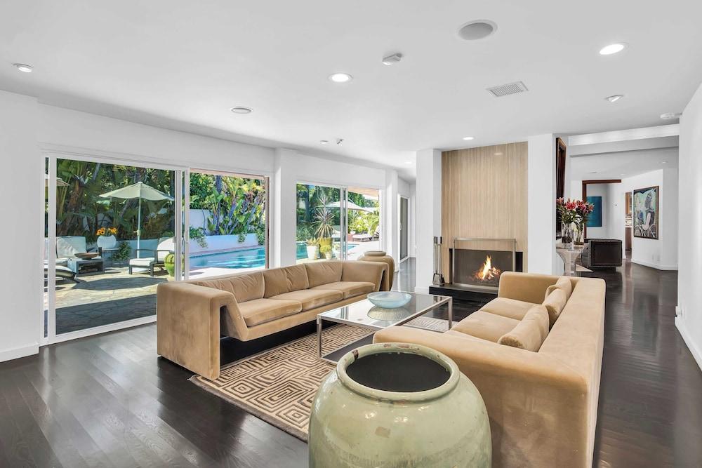 إدوين باي أفانتستاي هوليوود هيلز لاكوري + بول داخلي