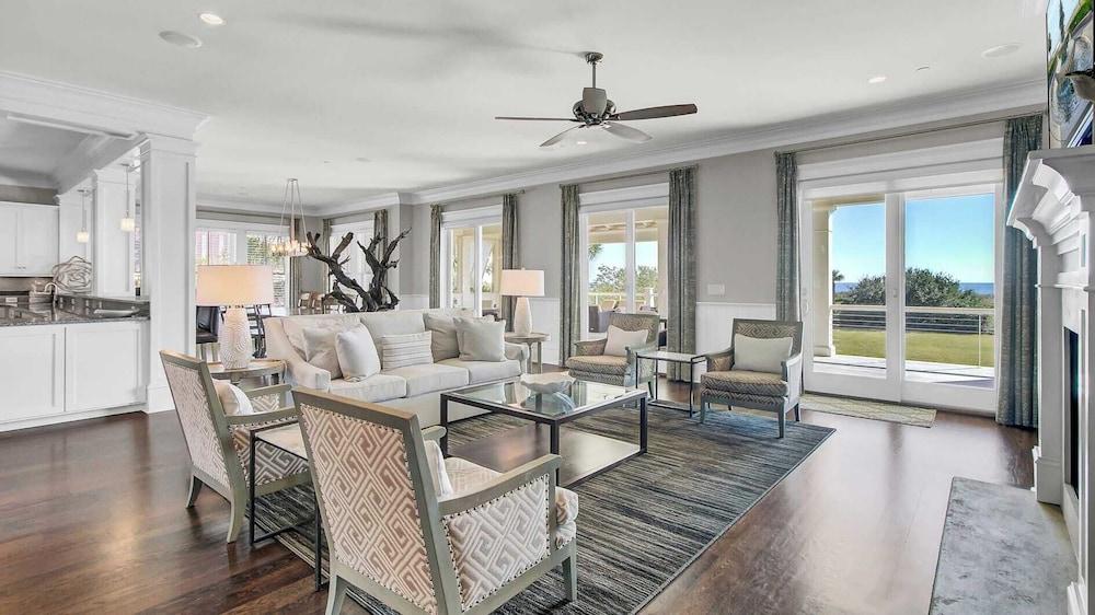 3100 بالم بولوفارد باي أفانتستاي بيتش فرونت، أوشن فيوز، برايفت بول داخلي