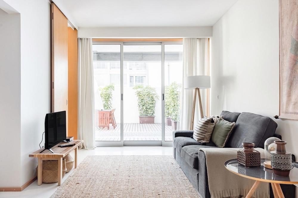 Mat001 · Bohemian Vibe at a Fresh Coastal Getaway