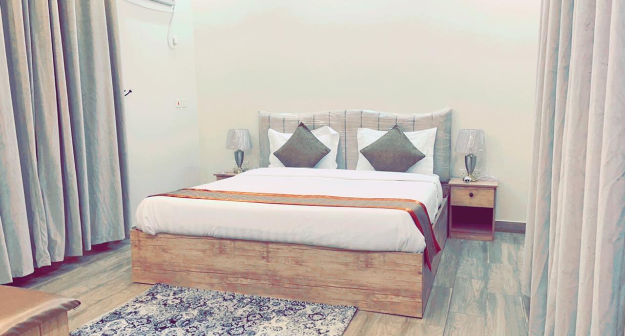 Elegant Chalet with Comfortable and Simple Furniture| 2307 Bedroom