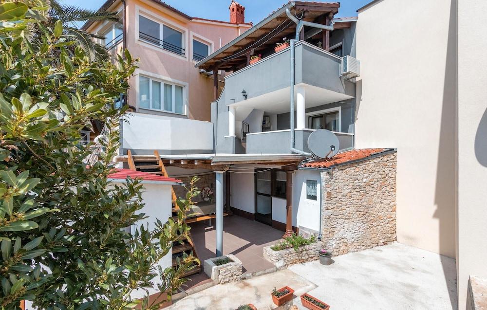 نايس أبارتمنت إن ليزنجان ويذ 1 بد رومز المنطقة الخارجية