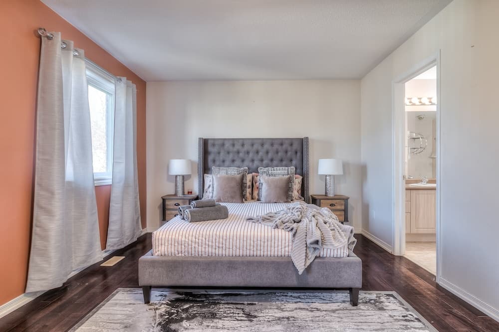 Ajax Suites Room