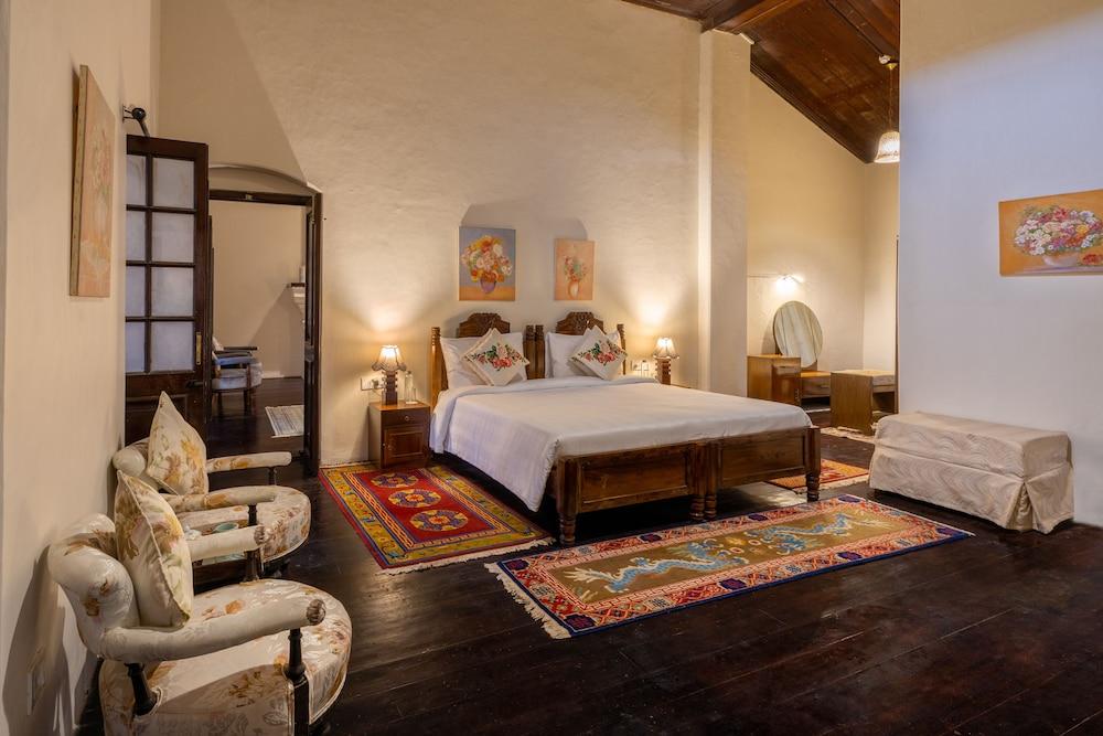 آم ا س ايس آند ترايلز وايسايد، كورسيونج غرفة