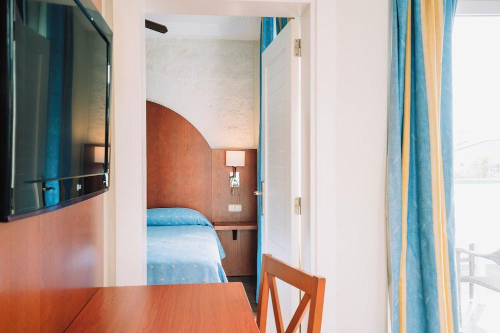 بارك كلوب يوروب- أول إنكلوسيف الصورة الأساسية