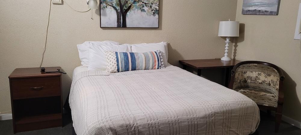 Best Quality Inn Room
